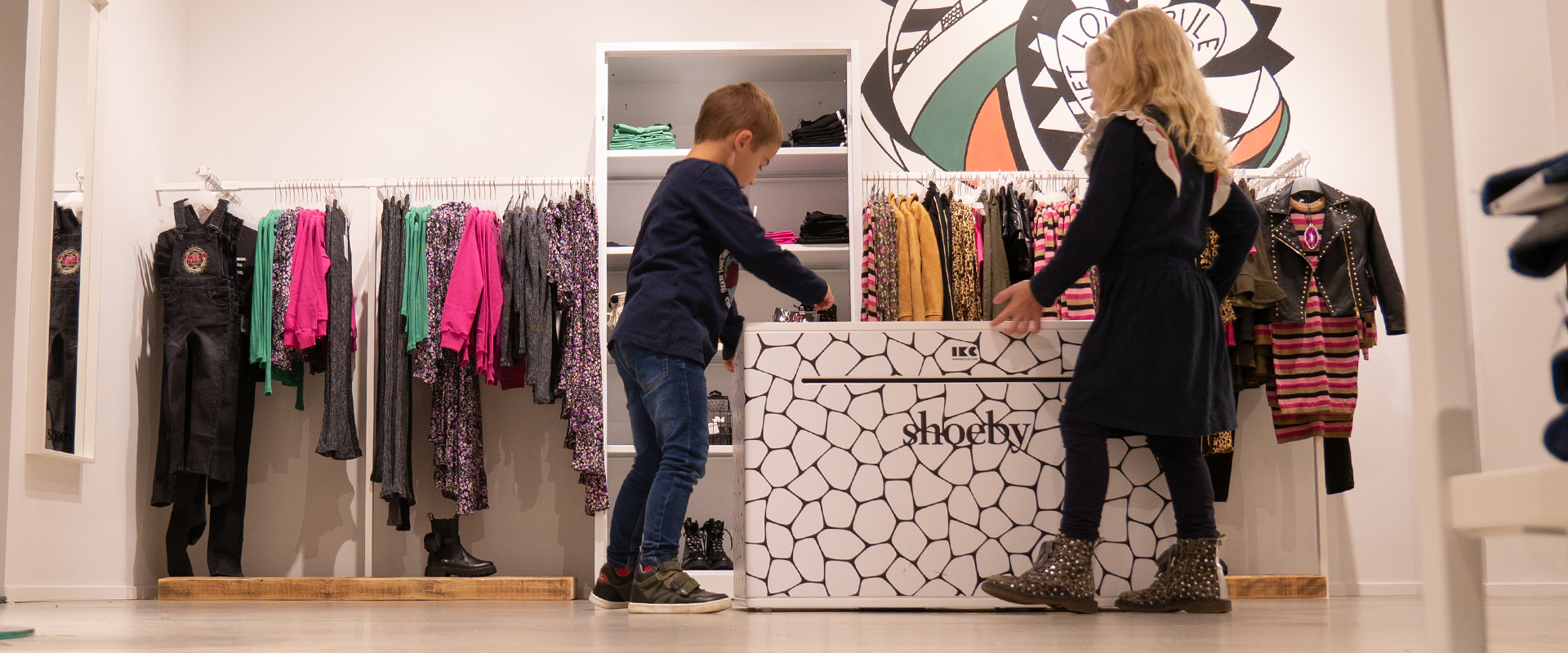Spelen bij de Shoeby op de TouchTable van IKC Spelen bij de Shoeby op de TouchTable van IKC