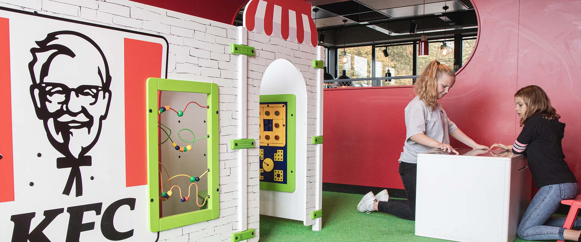 Een custom made kinderhoek voor uw fastfood restaurant