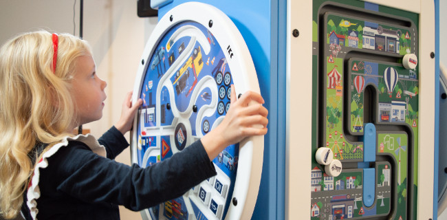 kinderen spelen wandspeelbord wandspel draaiend educatief kinderen spelen wandspeelbord wandspel draaiend educatief