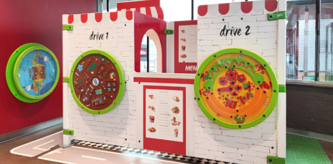 speelhoek KFC branded kinderhoek kinderspeelhoek spellen wandspeelborden speelhoek KFC branded kinderhoek kinderspeelhoek spellen wandspeelborden