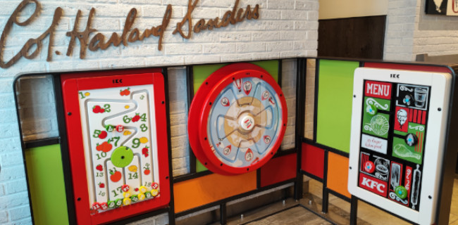 speelhoek KFC branded kinderhoek kinderspeelhoek spellen wandspeelborden custom speelhoek KFC branded kinderhoek kinderspeelhoek spellen custom wandspeelborden