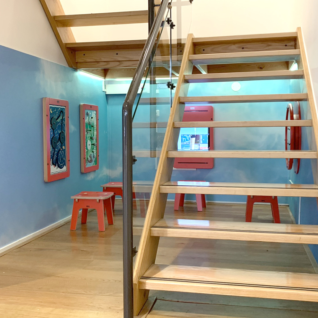 speelhoek onder open trap ruimte kinderhoek kinderspeelhoek speelhoek onder open trap ruimte kinderhoek kinderspeelhoek