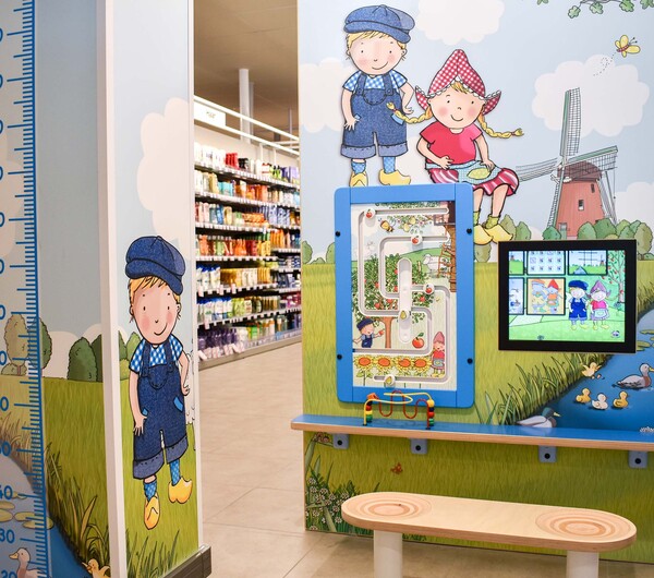 supermarkt Albert Heijn speelhoek in Maldegem met Fien en Teun supermarkt Albert Heijn speelhoek in Maldegem met Fien en Teun