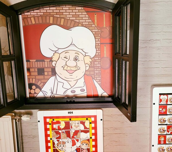 Speciaal ontworpen speelhoek voor kinderen bij De Pannenkoekenbakker in Buren Speciaal ontworpen speelhoek voor kinderen bij De Pannenkoekenbakker in Buren