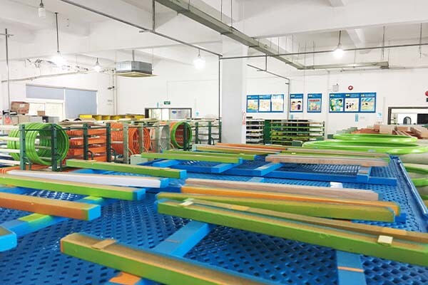 Onze speelconcepten worden geproduceerd in onze eigen fabriek in China Onze speelconcepten worden geproduceerd in onze eigen fabriek in China