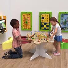 Op deze afbeelding ziet u speelsysteem en kindermeubel kralentafel